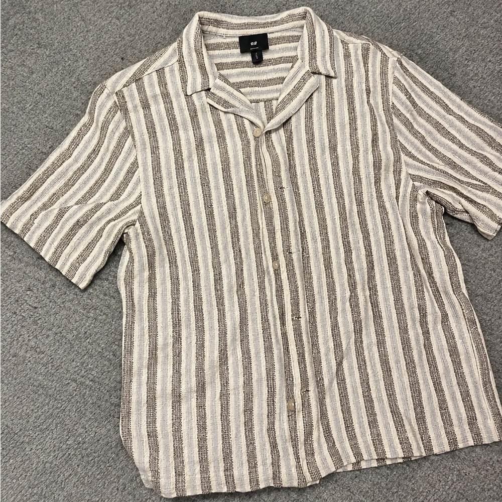 H&M Short-Sleeve Striped Button-Down Shirt — Beige & White